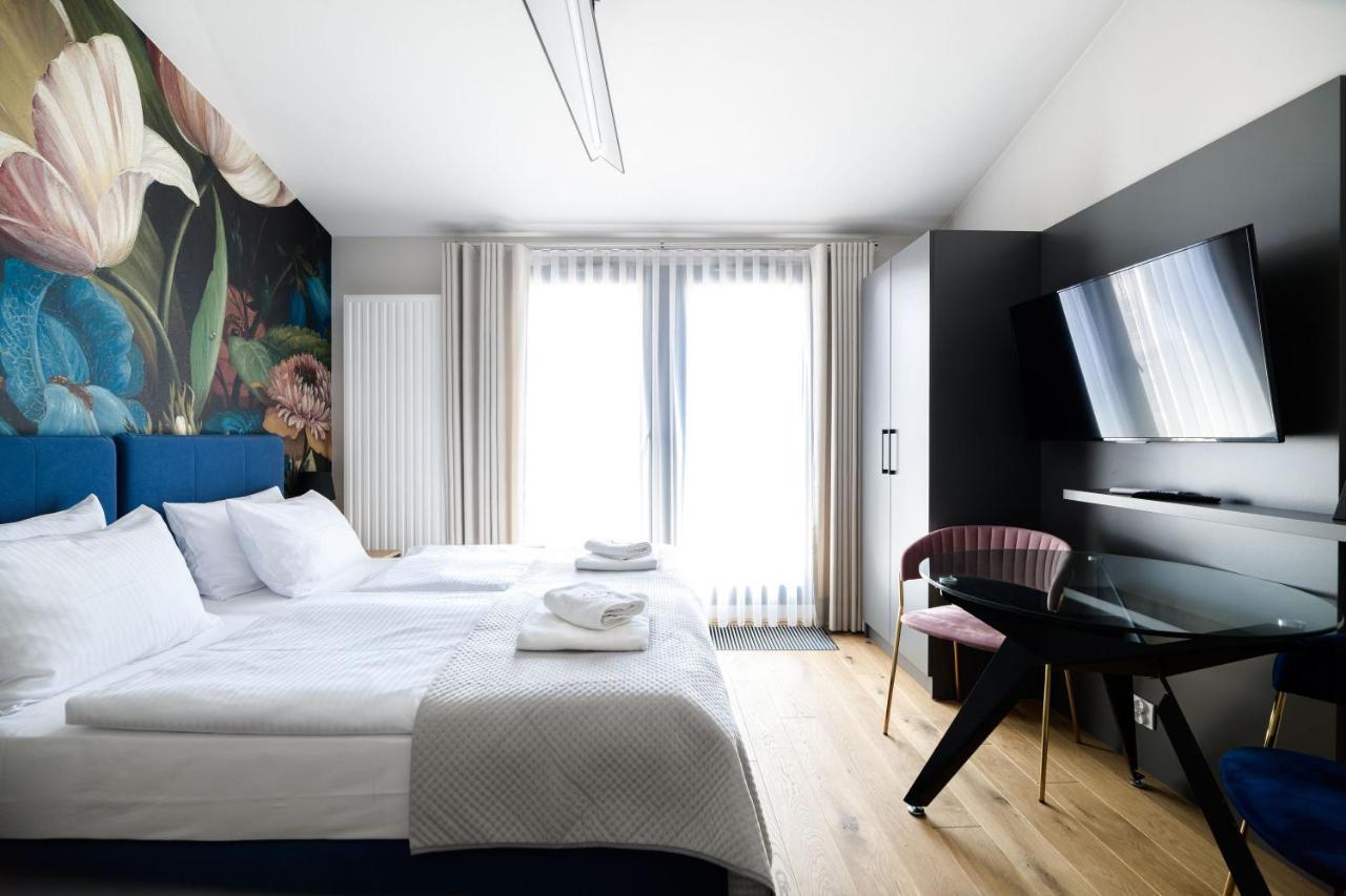 Aparthotel Inspire Miodova Residence Краков Экстерьер фото