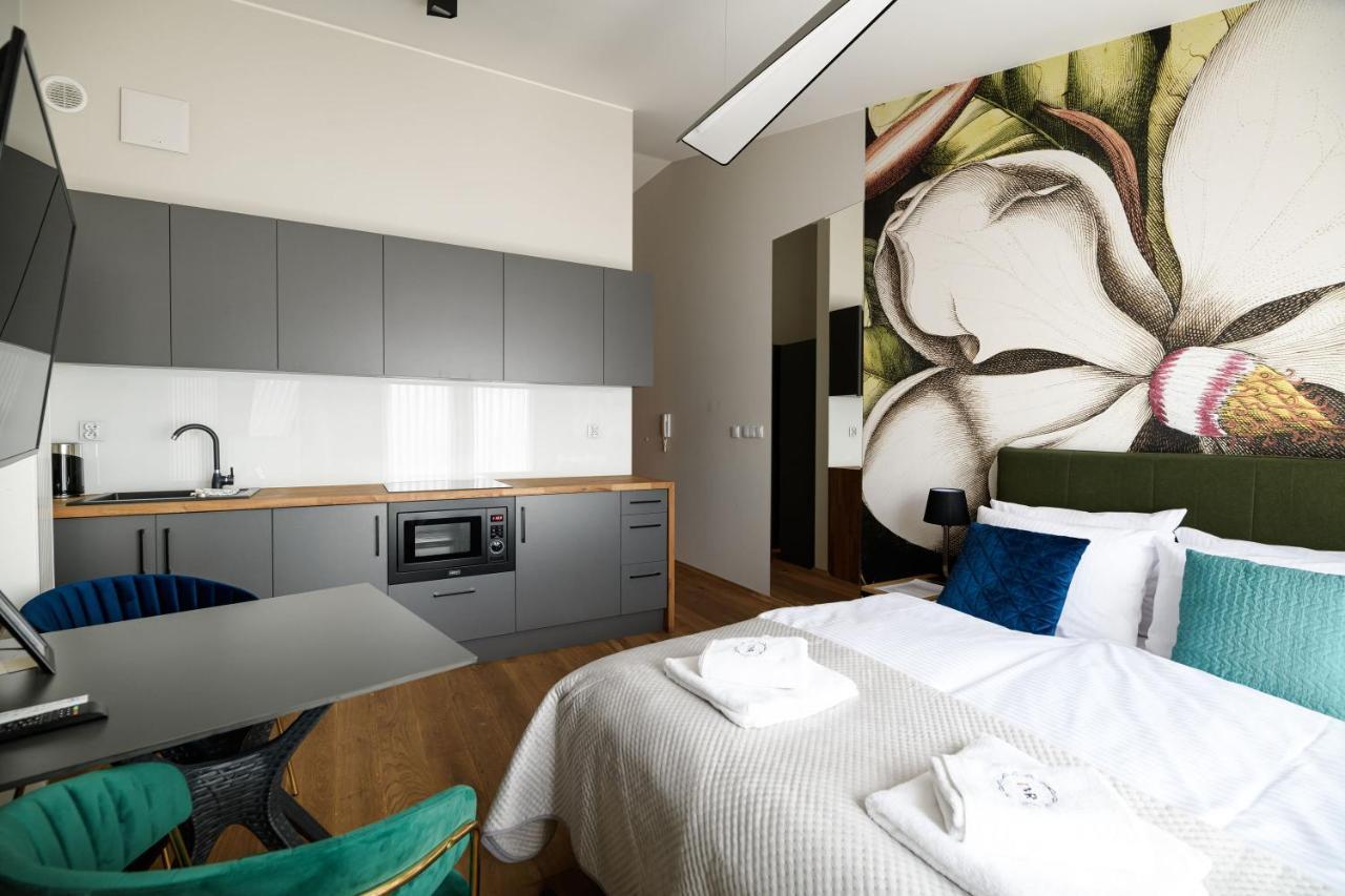 Aparthotel Inspire Miodova Residence Краков Экстерьер фото