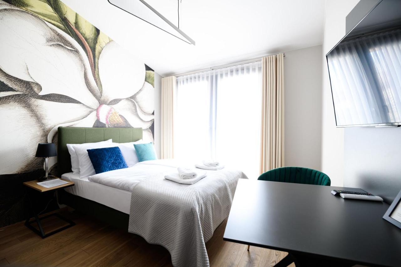 Aparthotel Inspire Miodova Residence Краков Экстерьер фото