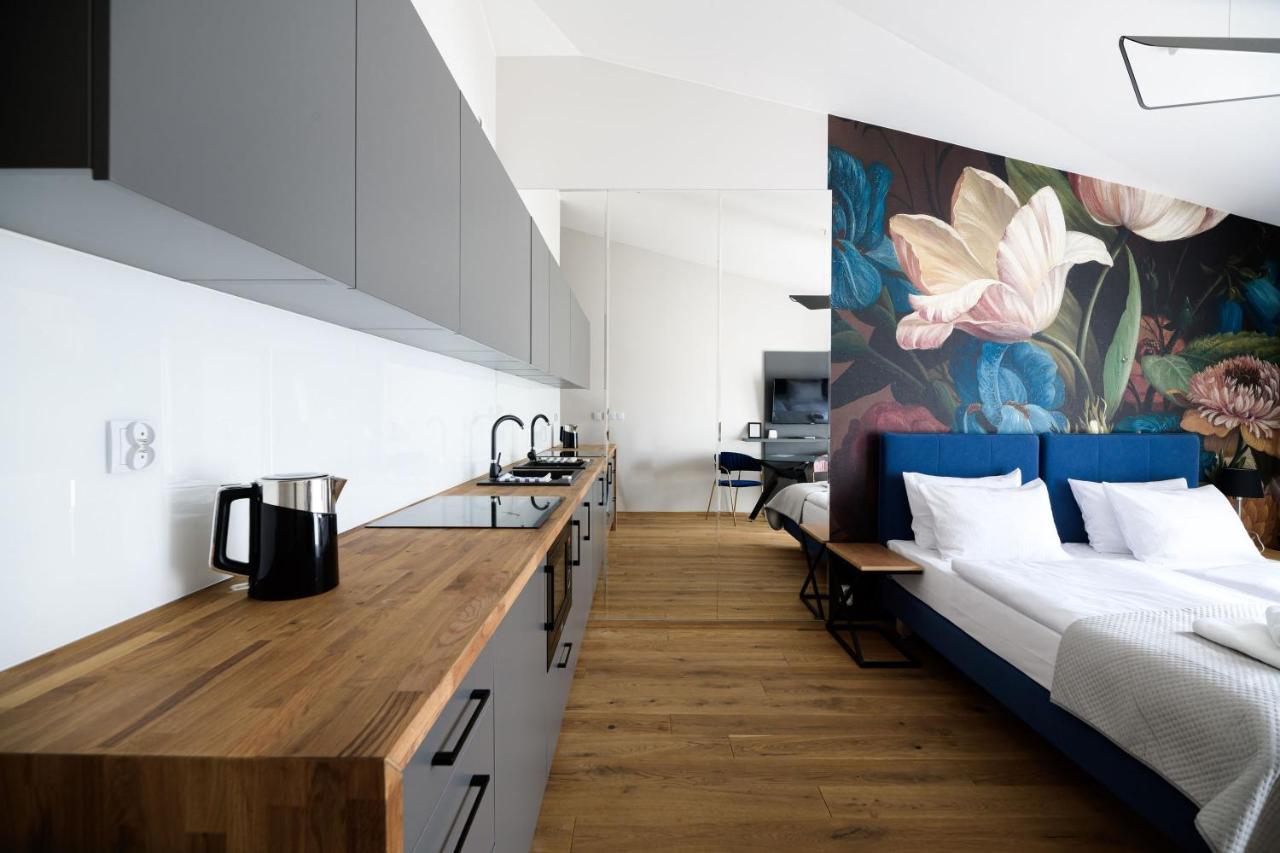 Aparthotel Inspire Miodova Residence Краков Экстерьер фото
