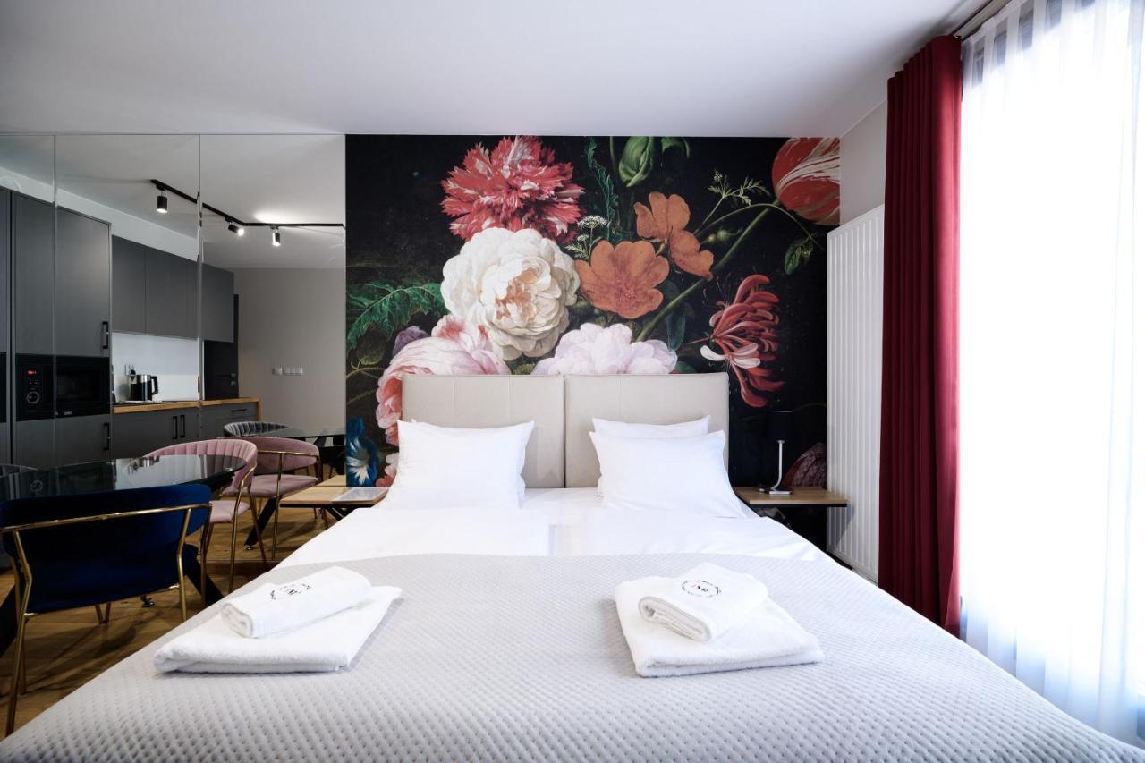 Aparthotel Inspire Miodova Residence Краков Экстерьер фото