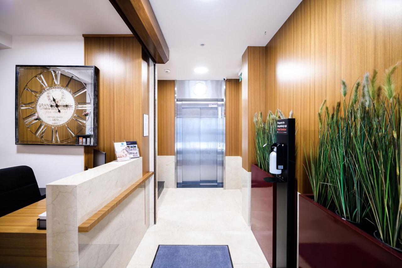 Aparthotel Inspire Miodova Residence Краков Экстерьер фото