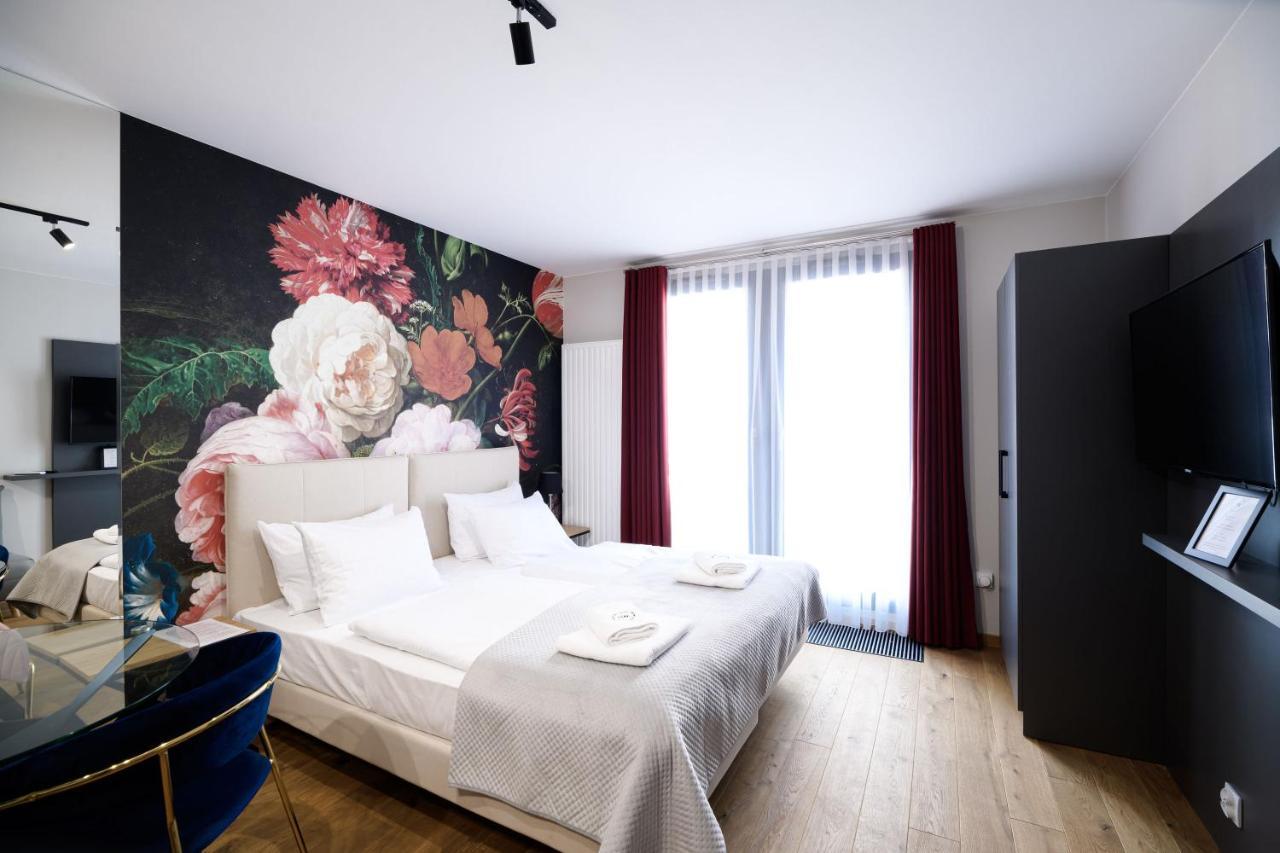 Aparthotel Inspire Miodova Residence Краков Экстерьер фото