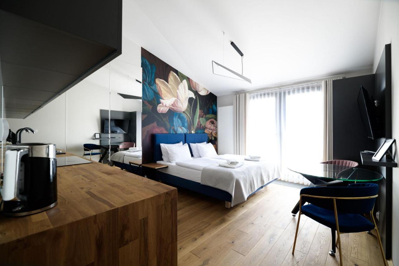 Aparthotel Inspire Miodova Residence Краков Экстерьер фото