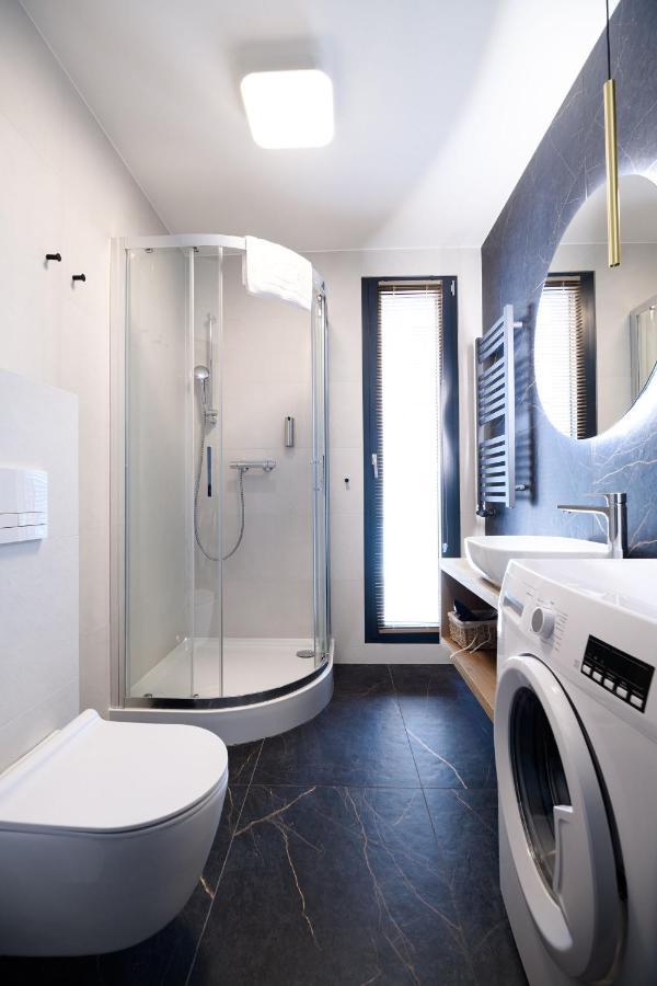 Aparthotel Inspire Miodova Residence Краков Экстерьер фото