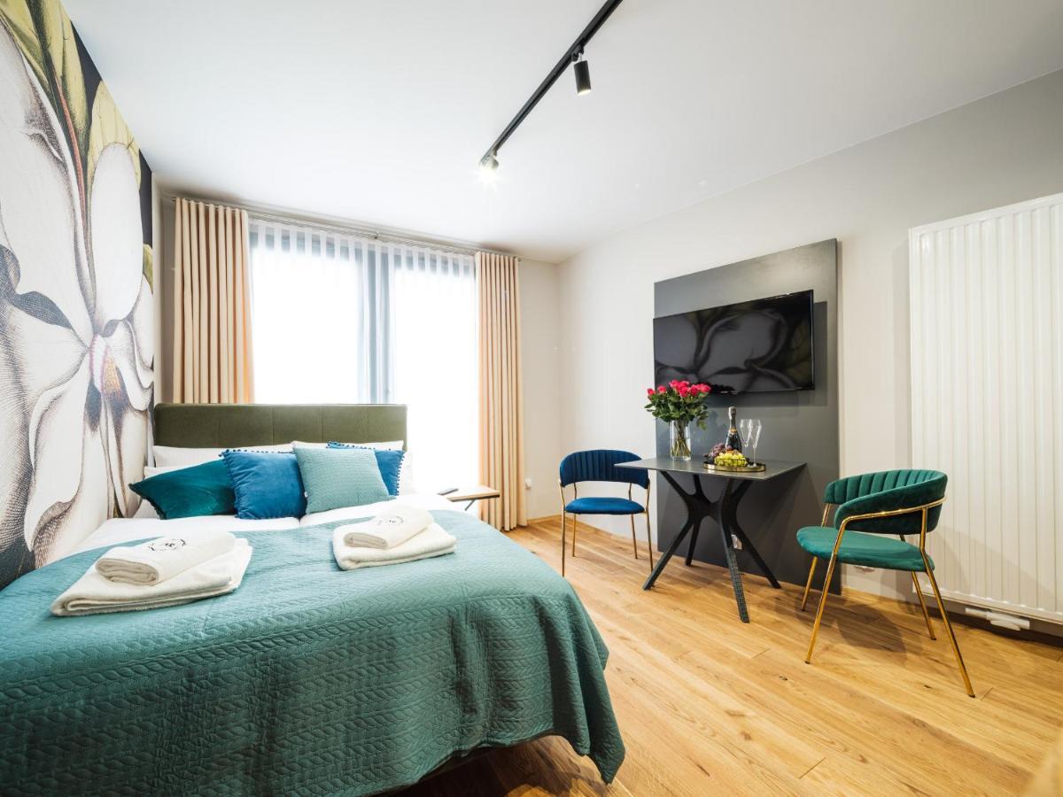 Aparthotel Inspire Miodova Residence Краков Экстерьер фото
