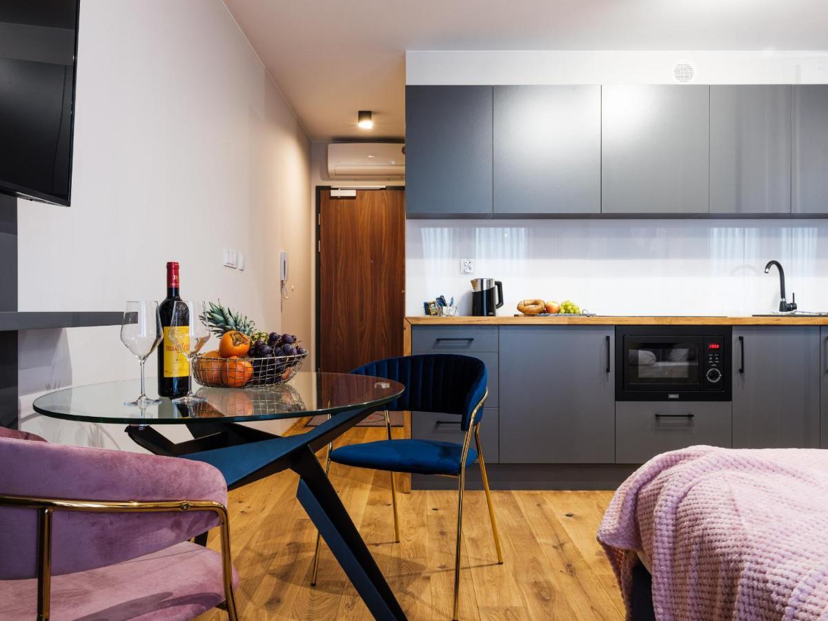 Aparthotel Inspire Miodova Residence Краков Экстерьер фото